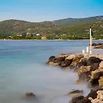 Oliviera Private Island - Kalem Island