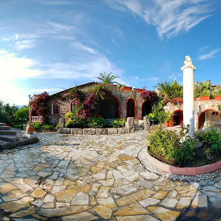 Отель Oliviera Private Island - Kalem Island 4*