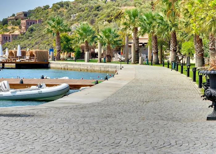 Отель Oliviera Private Island - Kalem Island