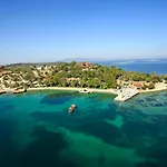 Oliviera Private Island - Kalem Island 4*