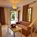 Hotel Oliviera Private Island - Kalem Island